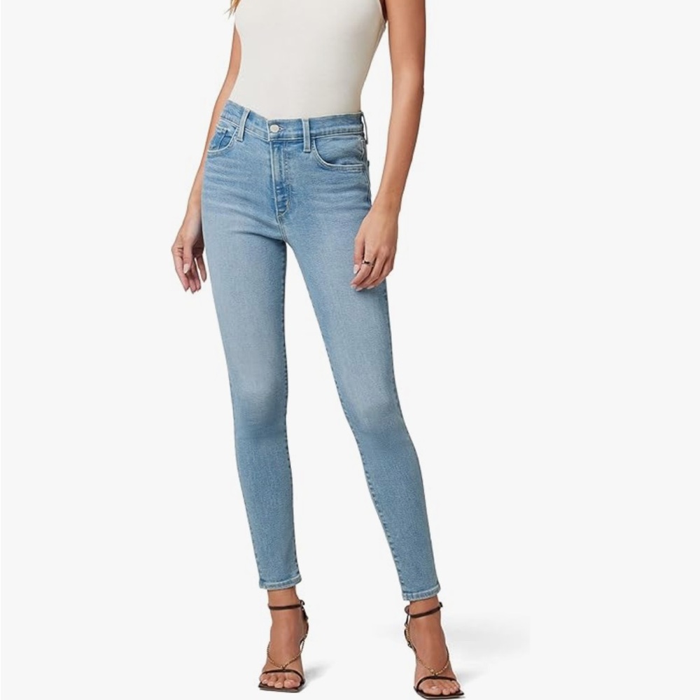 Joe’s Light Wash Skinny Jeans